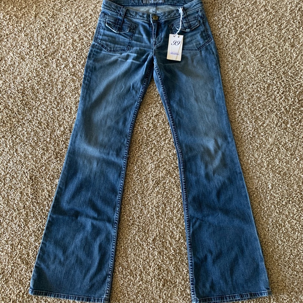 Women’s LEVEL 99 Flare Jeans